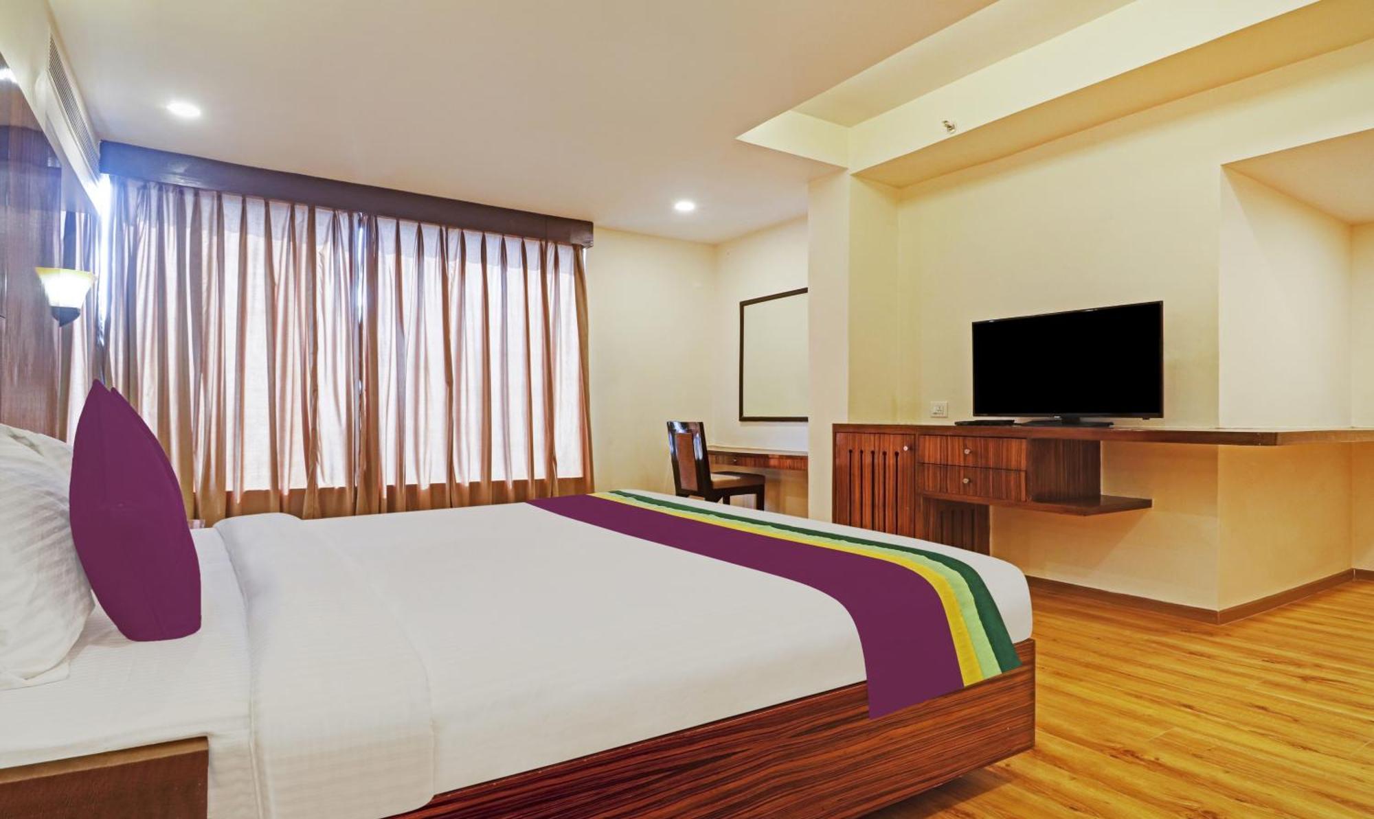 Treebo Premium Seven Lake View Hyderabad Exterior foto