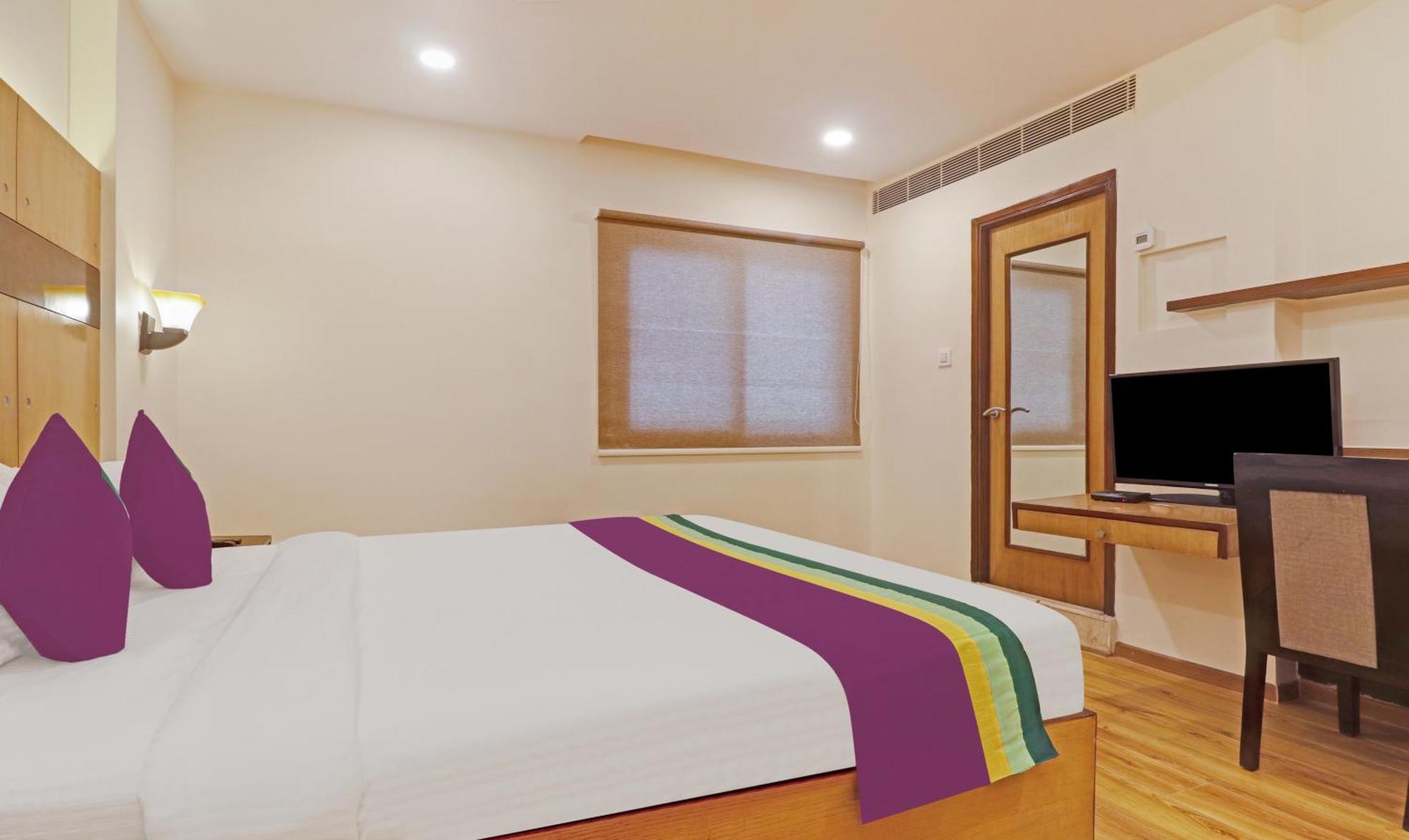 Treebo Premium Seven Lake View Hyderabad Exterior foto