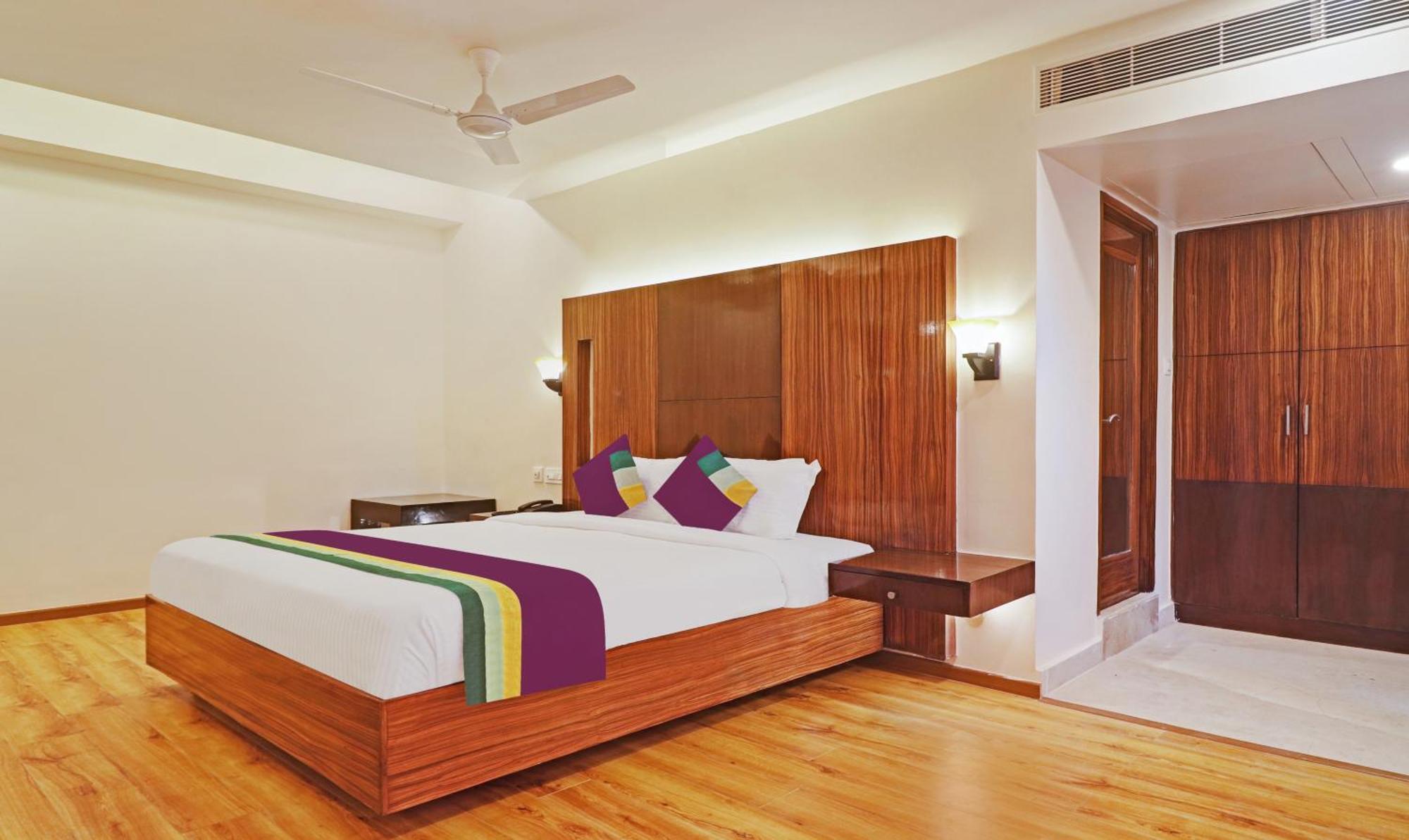 Treebo Premium Seven Lake View Hyderabad Exterior foto