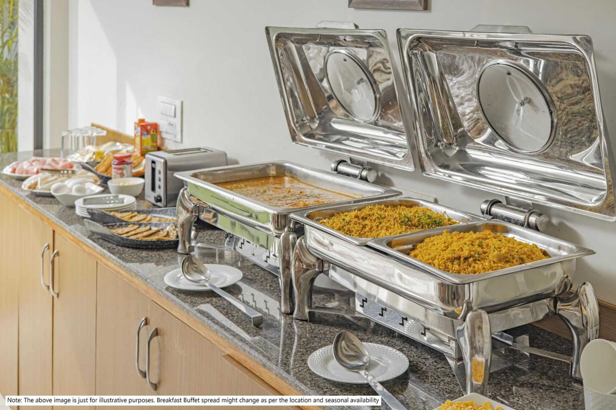 Treebo Premium Seven Lake View Hyderabad Exterior foto